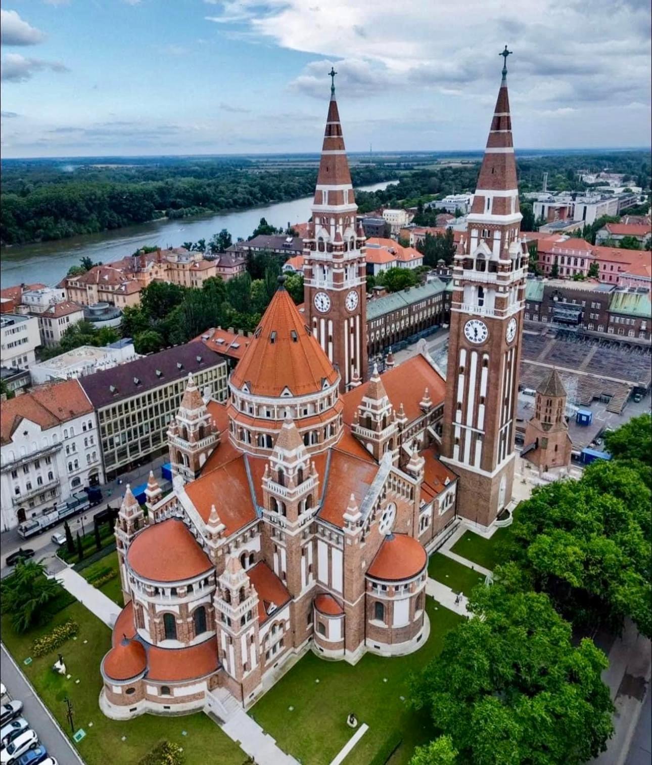 St3 Apartman Segedyn Zewnętrze zdjęcie
